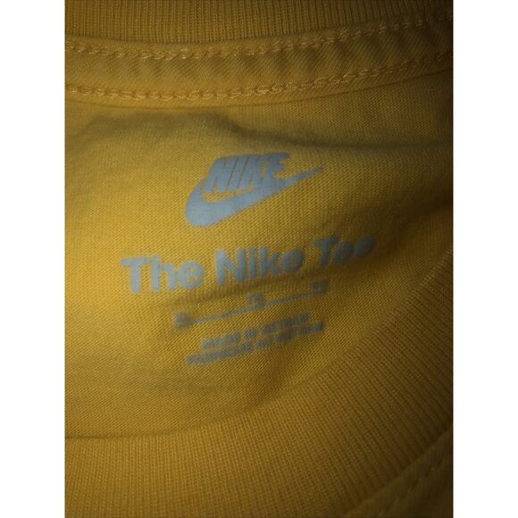 The Nike Tee Sz XL Double Swoosh Pocket T-shirt Shortsleeve Women’s Yellow/Gold - Picture 6 of 6
